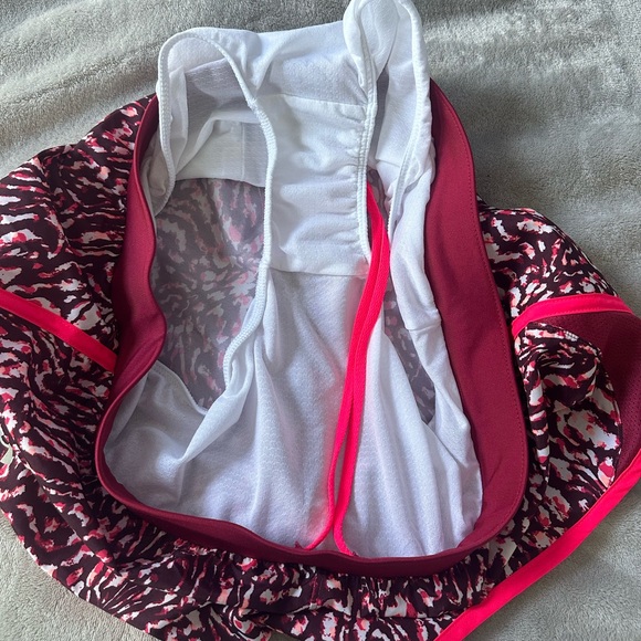 Under Armor Running Shorts - Picture 4 of 4